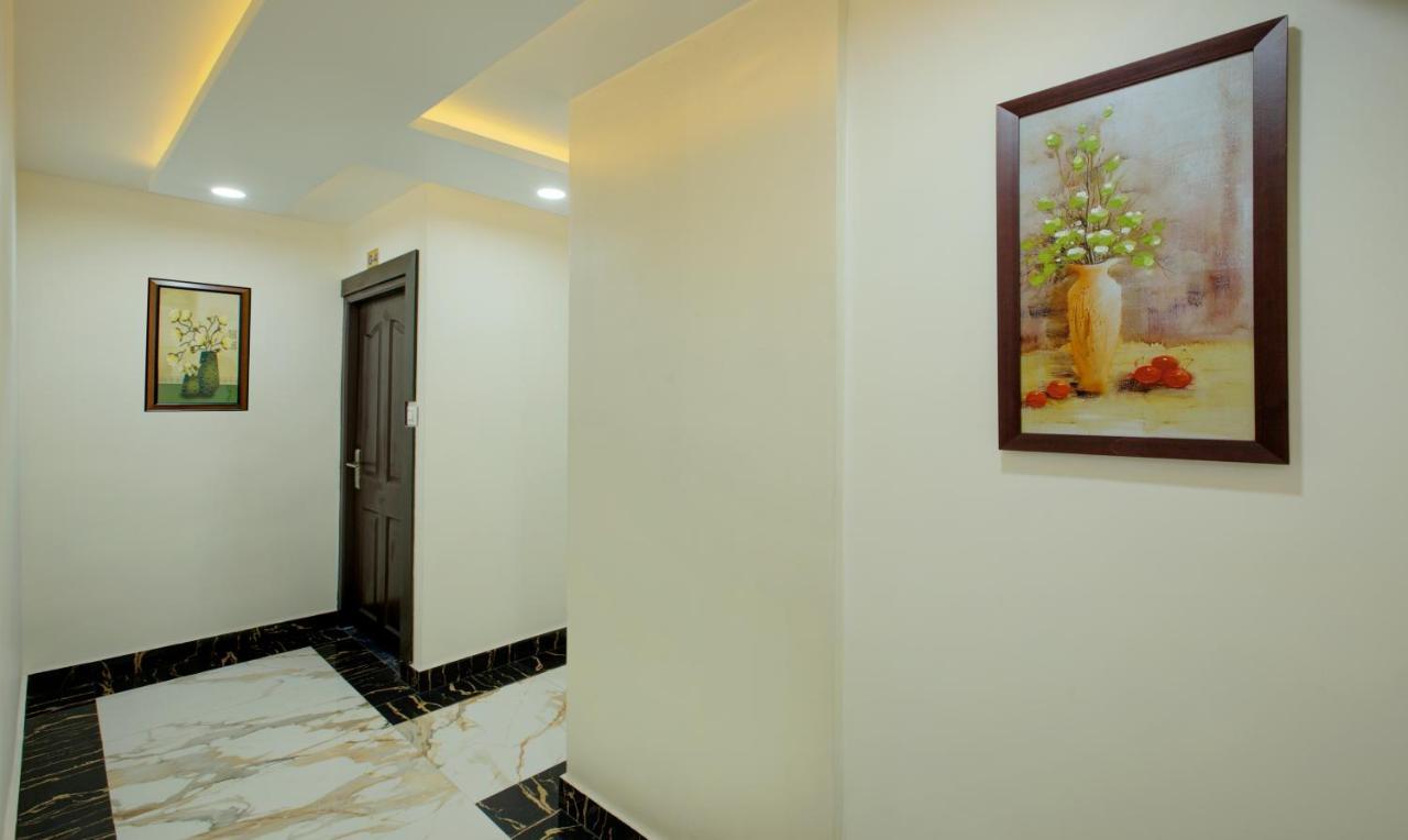 Hotel Treebo Love Shore Residency, Near Lakeshore Hospital Kochi Exterior foto