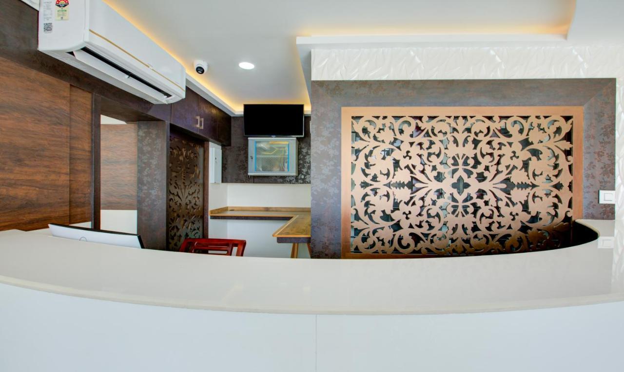 Hotel Treebo Love Shore Residency, Near Lakeshore Hospital Kochi Exterior foto