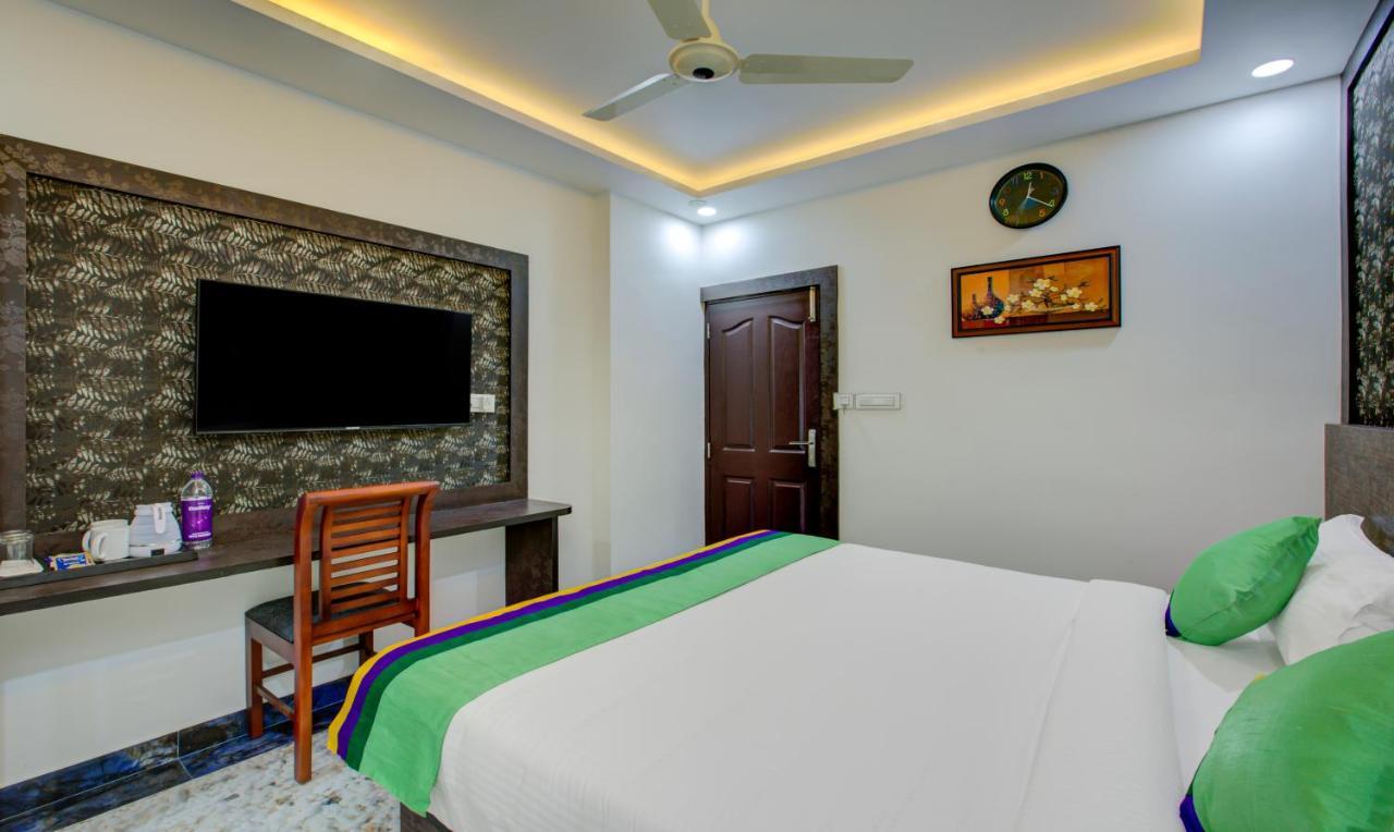 Hotel Treebo Love Shore Residency, Near Lakeshore Hospital Kochi Exterior foto